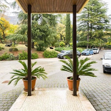Residenza Al Vittoriale - By Host4U Apartment Gardone Riviera Exterior photo