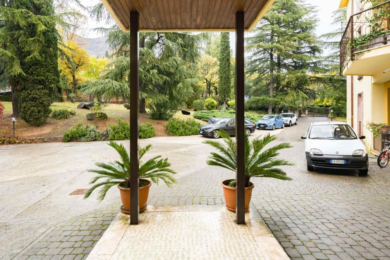 Residenza Al Vittoriale - By Host4U Apartment Gardone Riviera Exterior photo