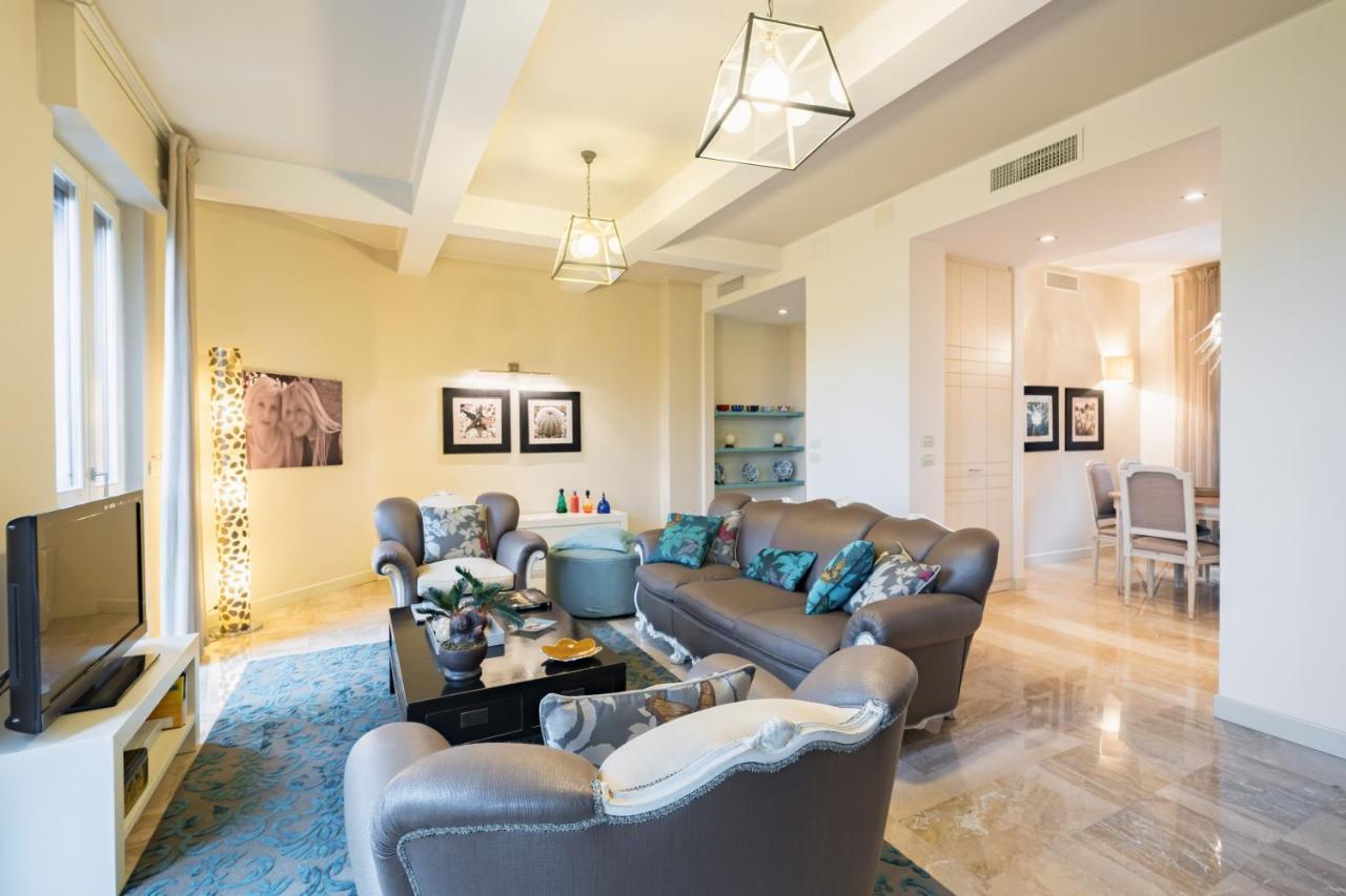 Residenza Al Vittoriale - By Host4U Apartment Gardone Riviera Exterior photo