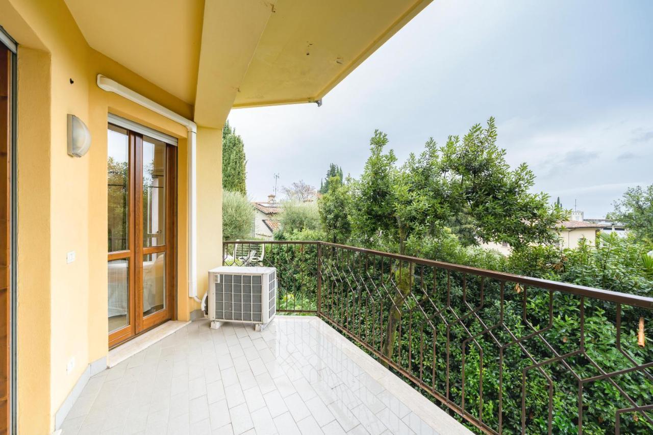 Residenza Al Vittoriale - By Host4U Apartment Gardone Riviera Exterior photo