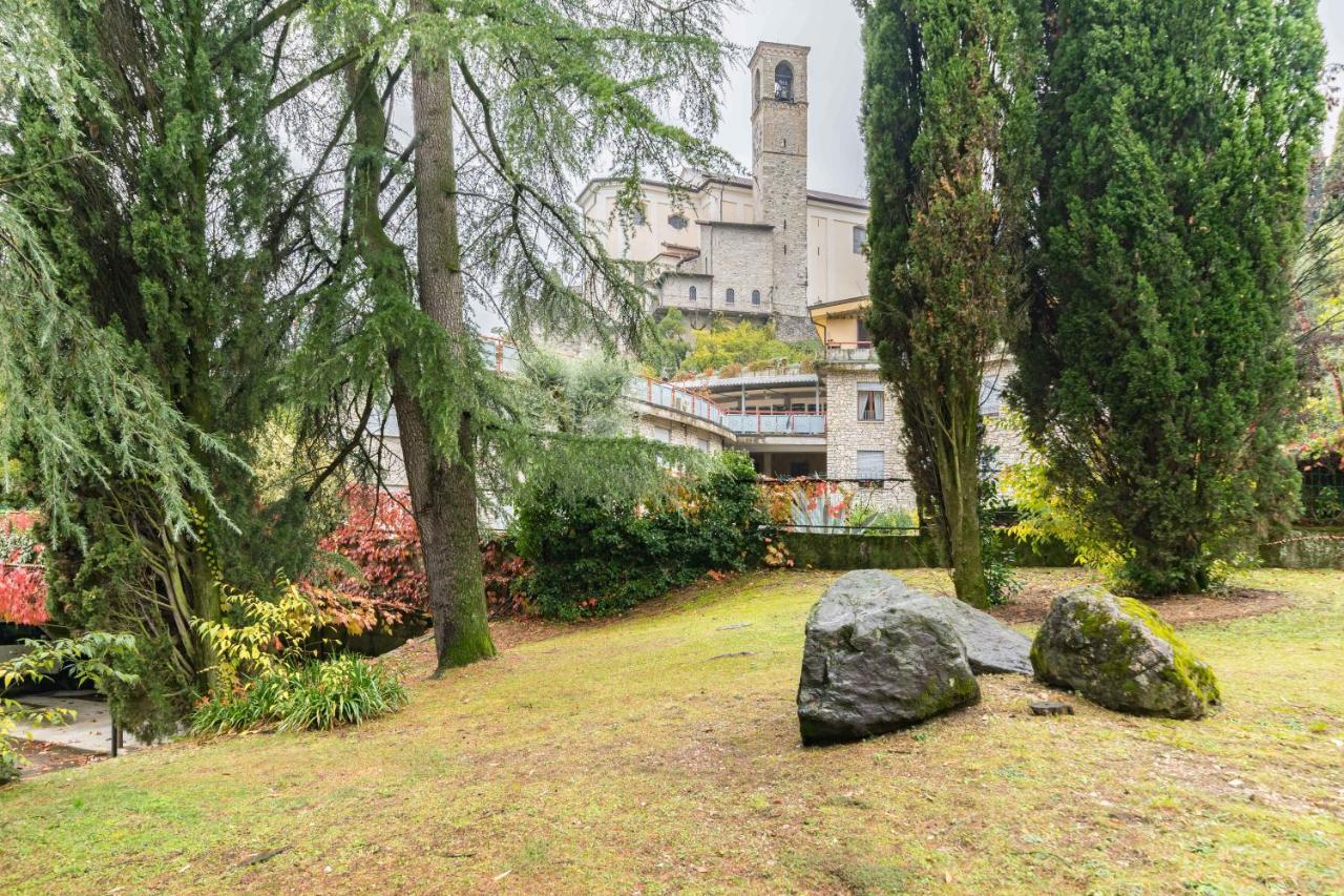 Residenza Al Vittoriale - By Host4U Apartment Gardone Riviera Exterior photo
