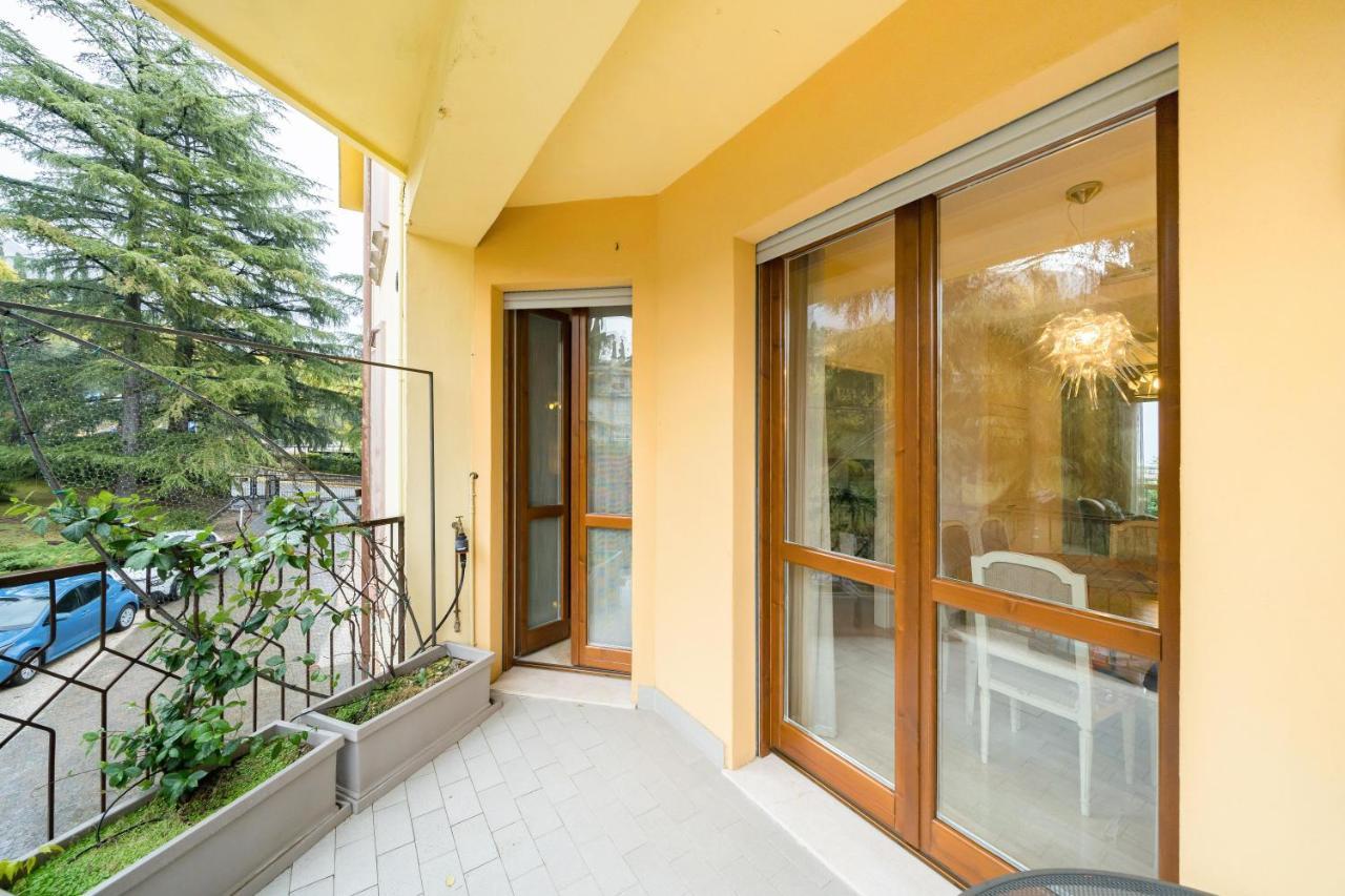 Residenza Al Vittoriale - By Host4U Apartment Gardone Riviera Exterior photo